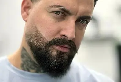 Short Curly Beard